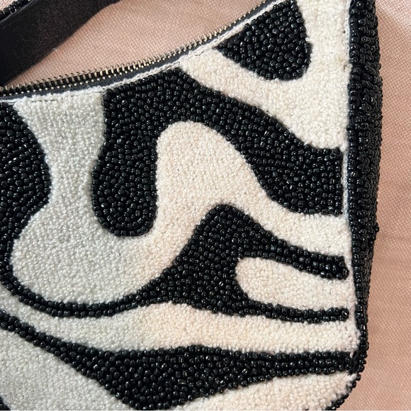 Black and White Patterned Women's Bag - Picture 5 of 5